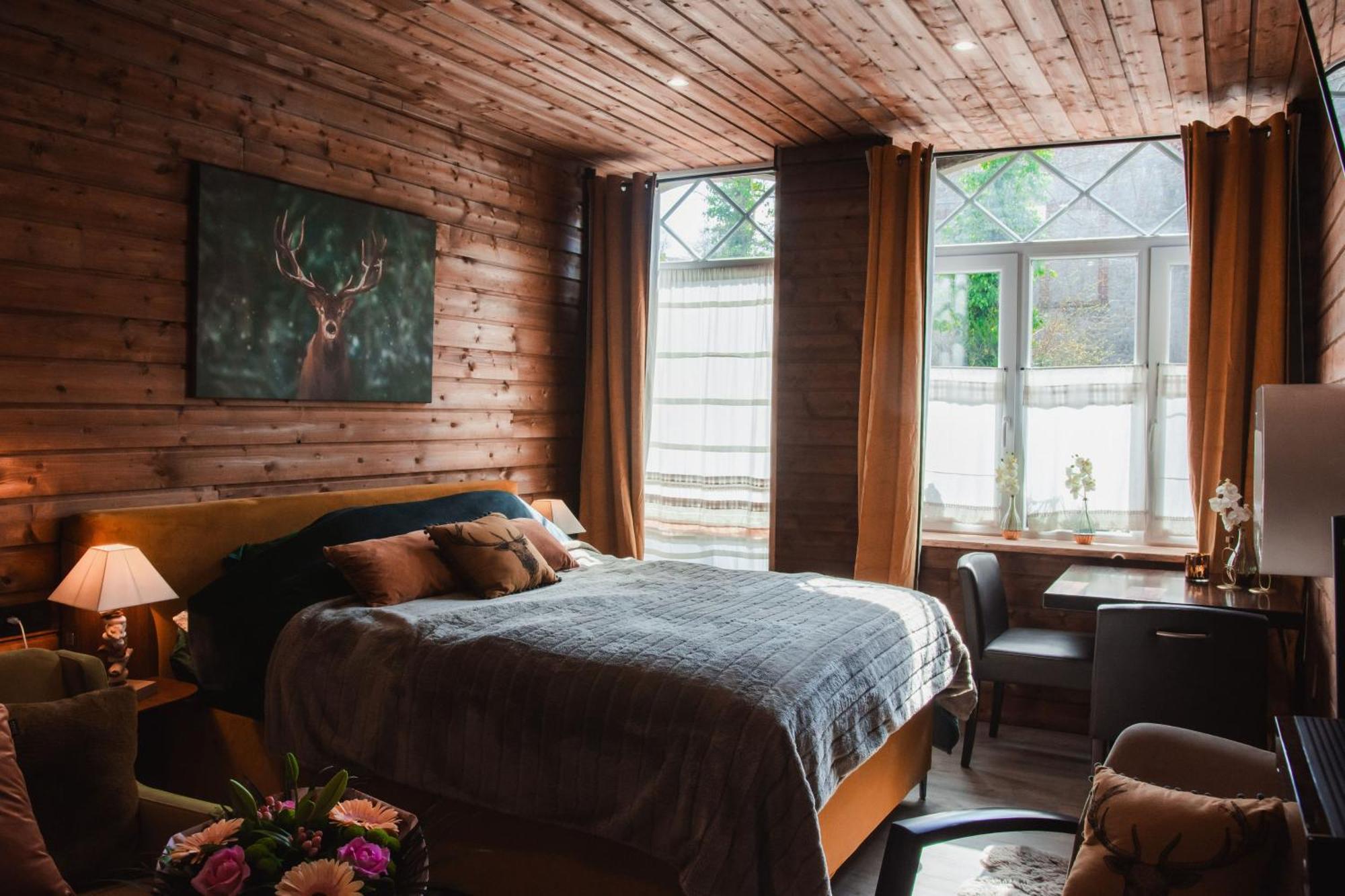 Maison D'Hote Les Notes Endormies Suite Le Refuge Walcourt Exterior photo